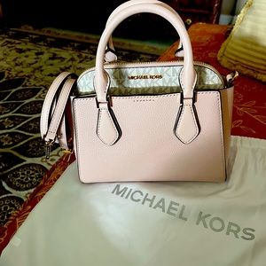 Michael Kors Handbag with pullout middle section